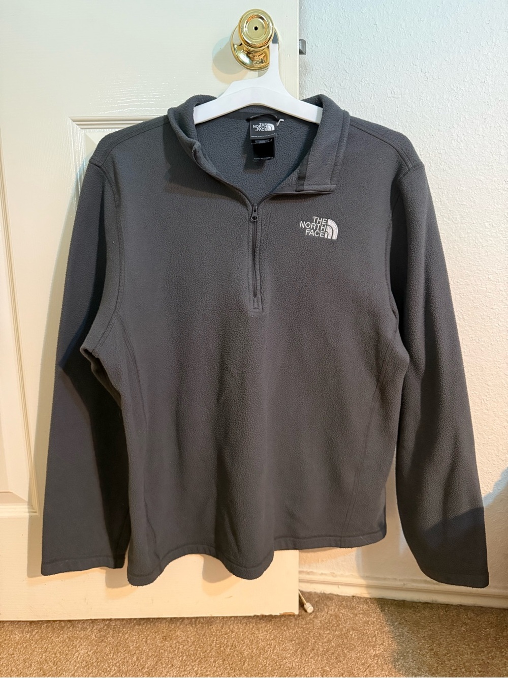 The North Face Men’s Gray Quarter-Zip Fleece Pullover